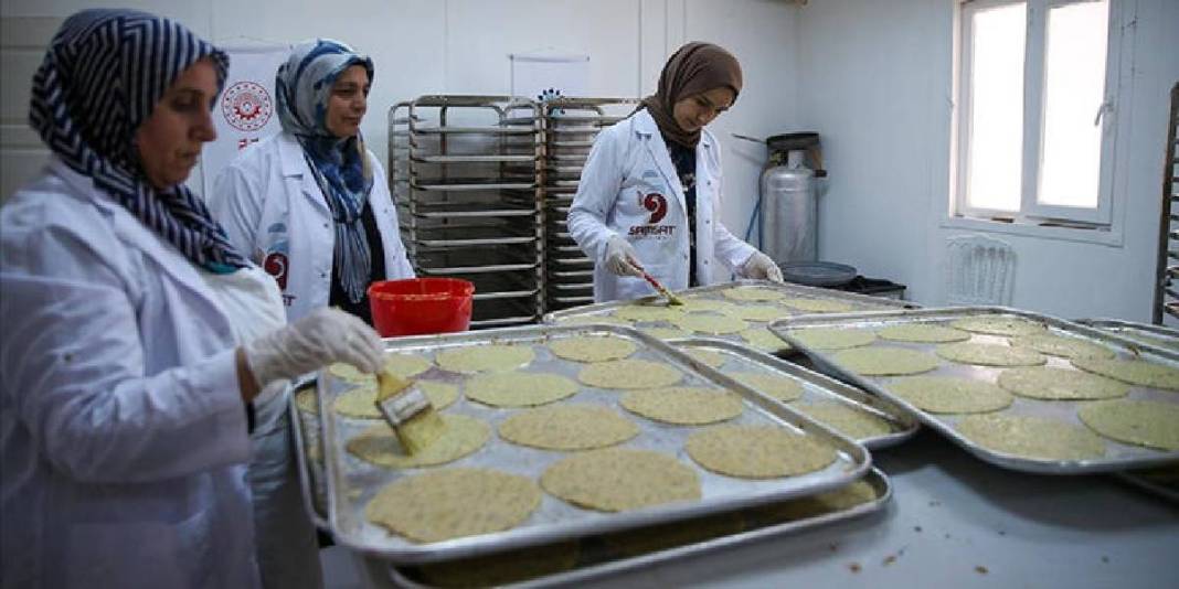 Eskiden bayramlarda yapılırdı şimdi tüm yıl üretiliyor! Kadınlara ekmek kapısı olan tesis: Türkiye’nin her yerine gönderiliyor 3